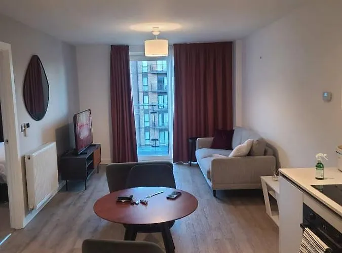 Rolling Street Salford M5 4Rt