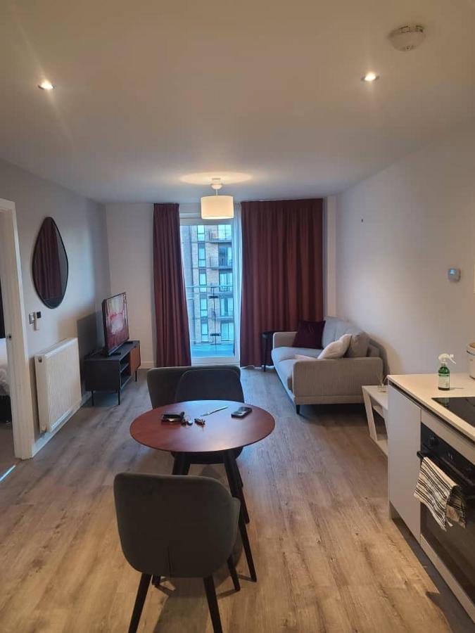 Rolling Street Salford M5 4rt Apartment
